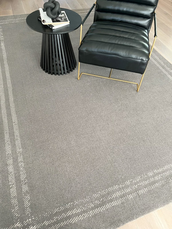 Dywan wełniany do salonu Agnella GRID RIM Taupe CALISIA M